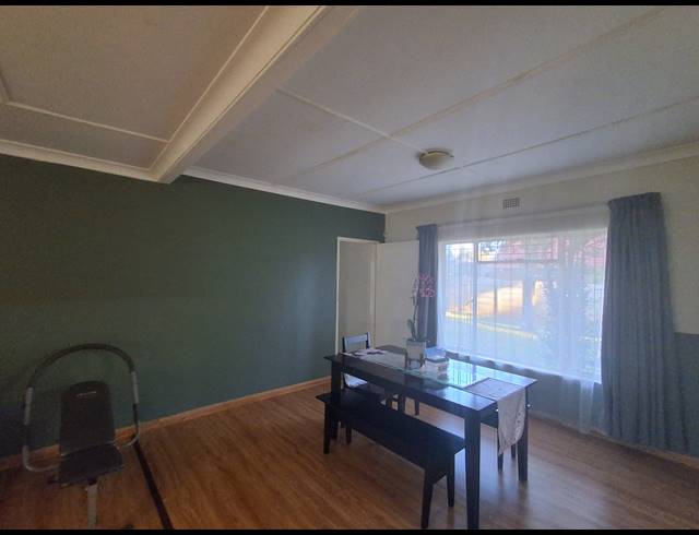 4 BEDROOM FREESTANDING FOR SALE IN FLAMWOOD